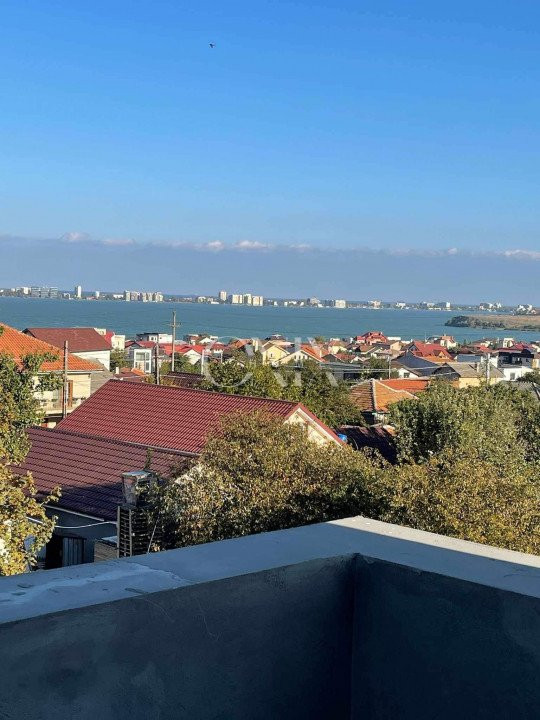 Duplex modern P+1 , vedere la lac, zona Ovidiu
