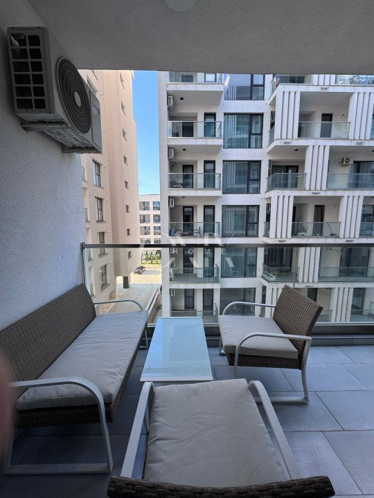 Apartament cu piscină și parcare privată – Quinss Residence, Mamaia Nord 