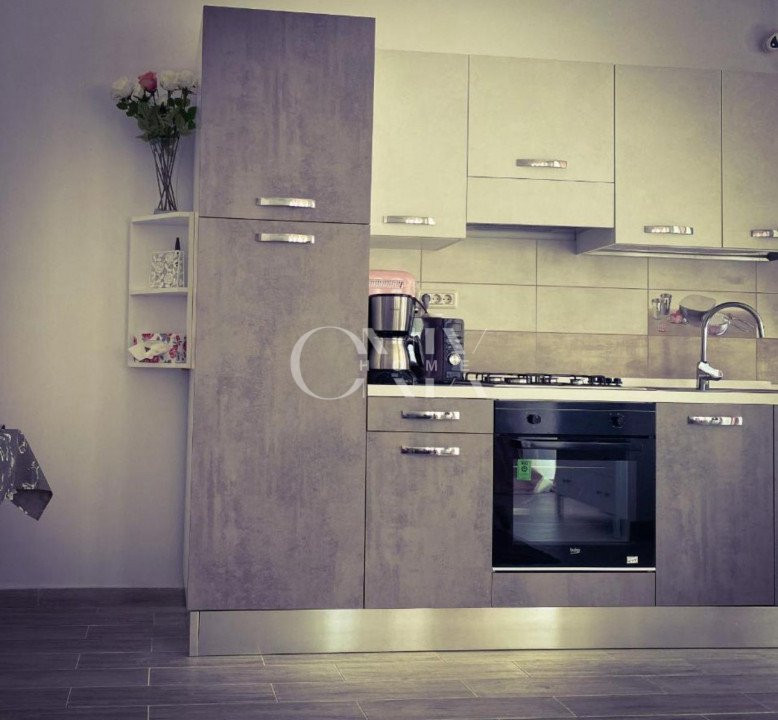 Apartament cu 2 camere – Vedere la mare & decor de poveste pentru fetițe!