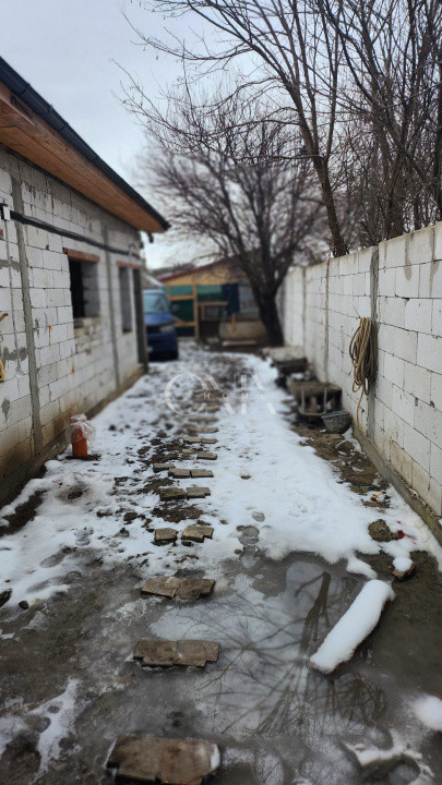 Casa nefinalizata 4 camere , zona Medeea