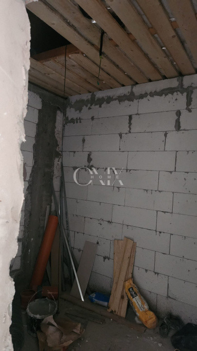 Casa nefinalizata 4 camere , zona Medeea