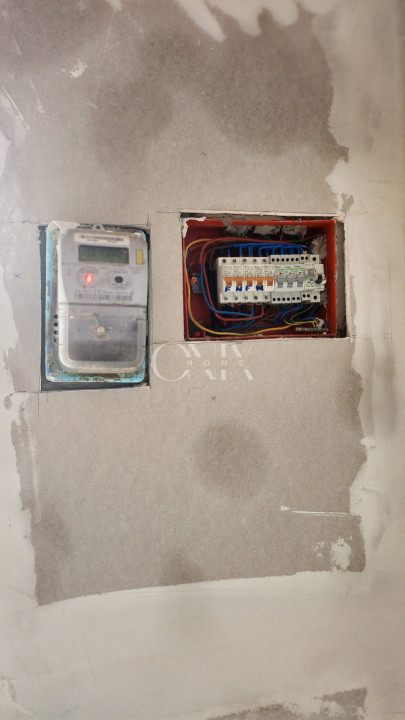 Casa nefinalizata 4 camere , zona Medeea