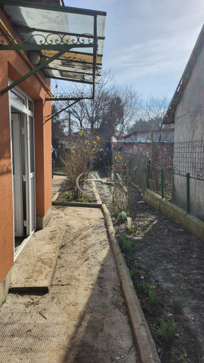 Casa 2 camere, garaj,Medeea, teren 370 mp, deschidere 14 ml