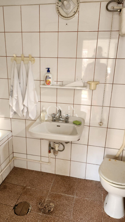 Casa 2 camere, garaj,Medeea, teren 370 mp, deschidere 14 ml