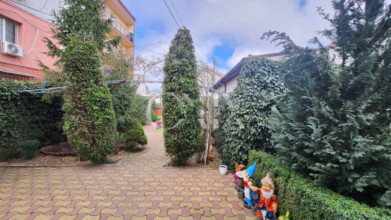 Vila P+ 1 ,Zona Medeea spre Cet , teren 360 mp