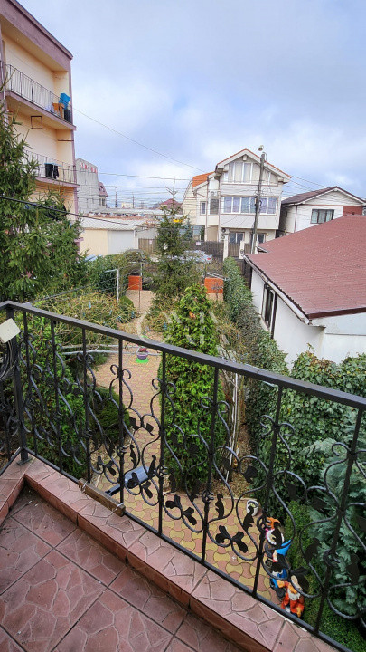 Vila P+ 1 ,Zona Medeea spre Cet , teren 360 mp