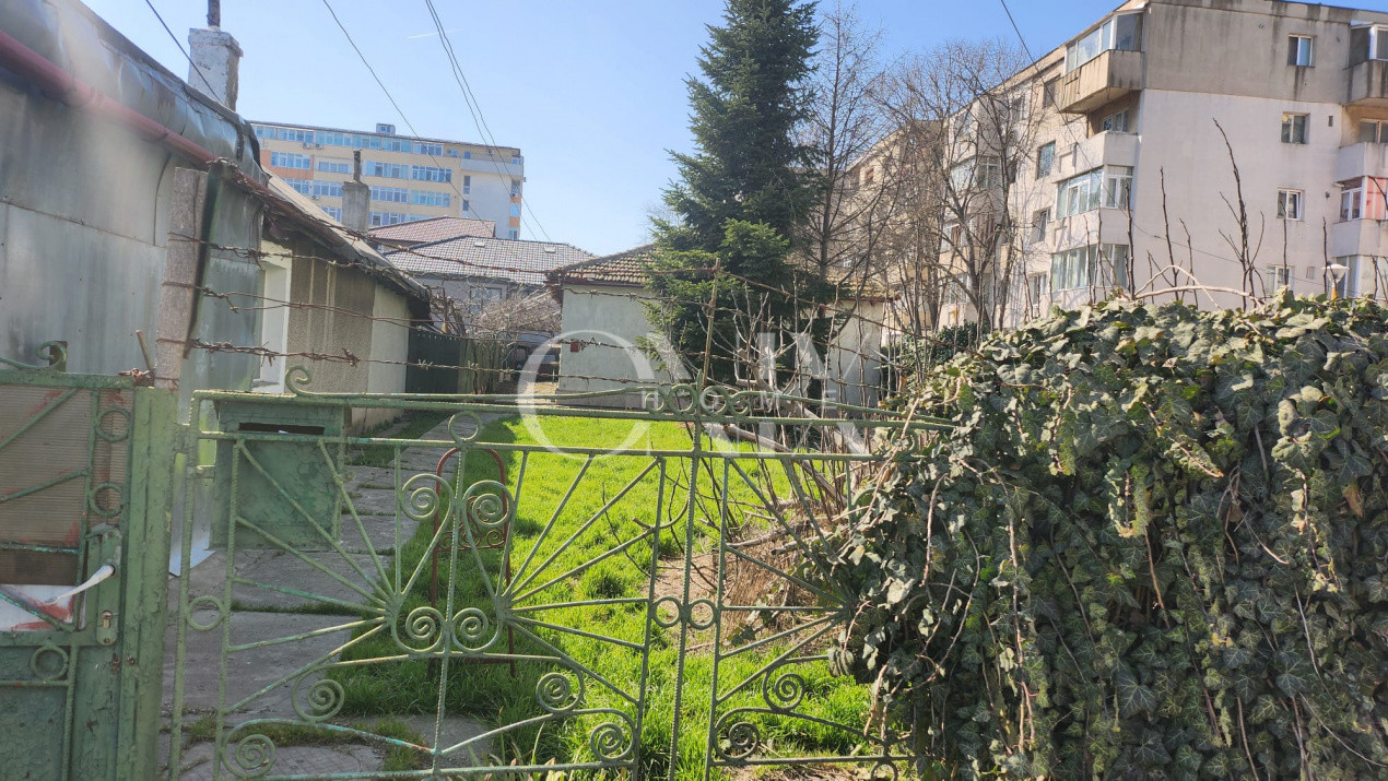 Casa batraneasca, zona Cet, 3 camere , 431 mp teren