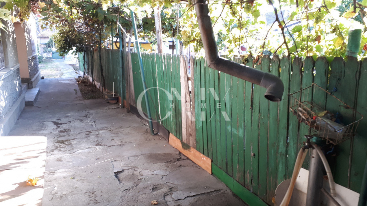 Casa batraneasca, zona Cet, 3 camere , 431 mp teren