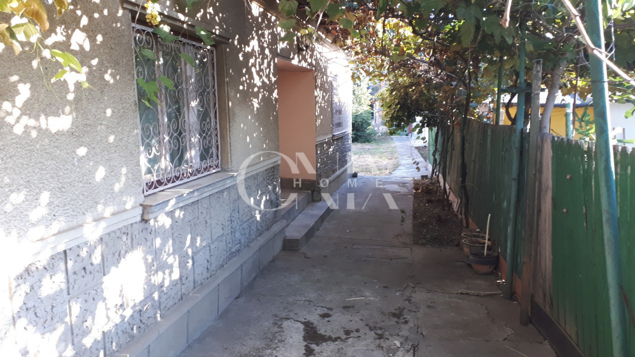 Casa batraneasca, zona Cet, 3 camere , 431 mp teren