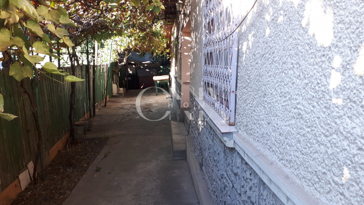 Casa batraneasca, zona Cet, 3 camere , 431 mp teren