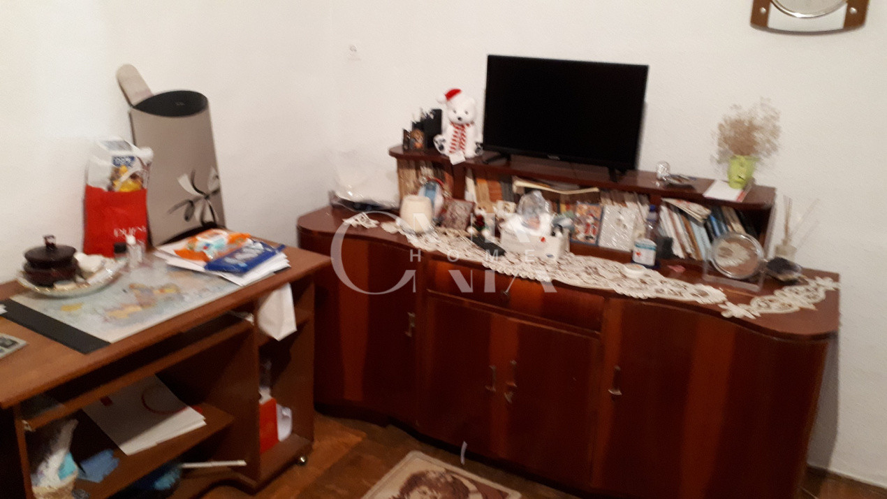 Casa batraneasca, zona Cet, 3 camere , 431 mp teren