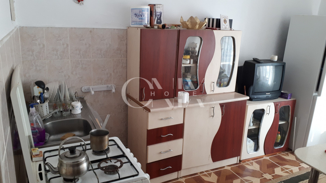 Casa batraneasca, zona Cet, 3 camere , 431 mp teren