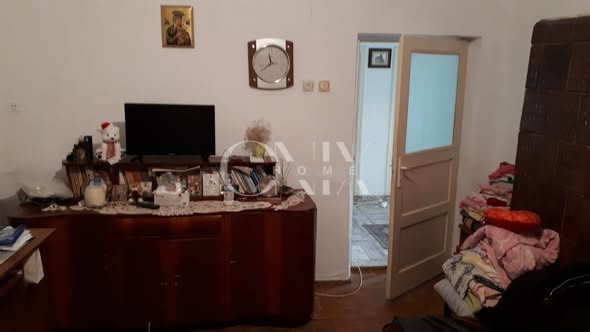 Casa batraneasca, zona Cet, 3 camere , 431 mp teren