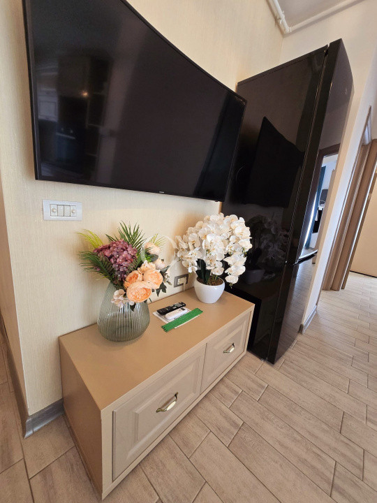 Locuința perfectă: 3 camere mobilate, cu vedere frontală superbă