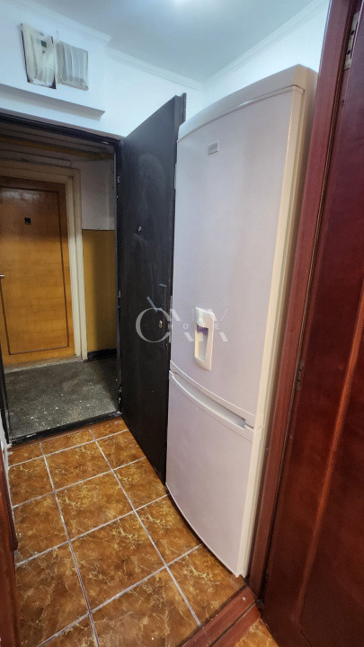 Garsoniera de inchiriat, Tomis 3