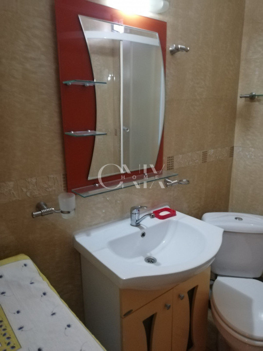 Apartament la vila, 3 camere semidecomandate