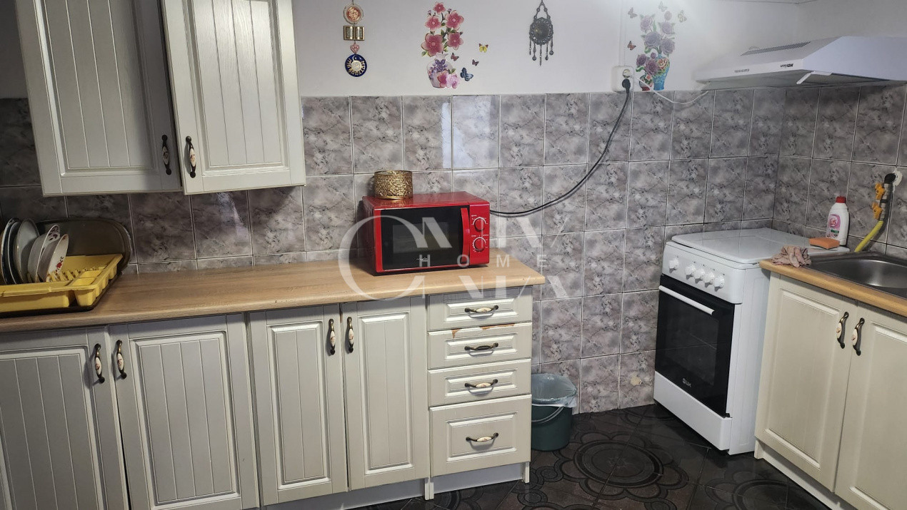  Casa 3 camere,  zona Coiciu