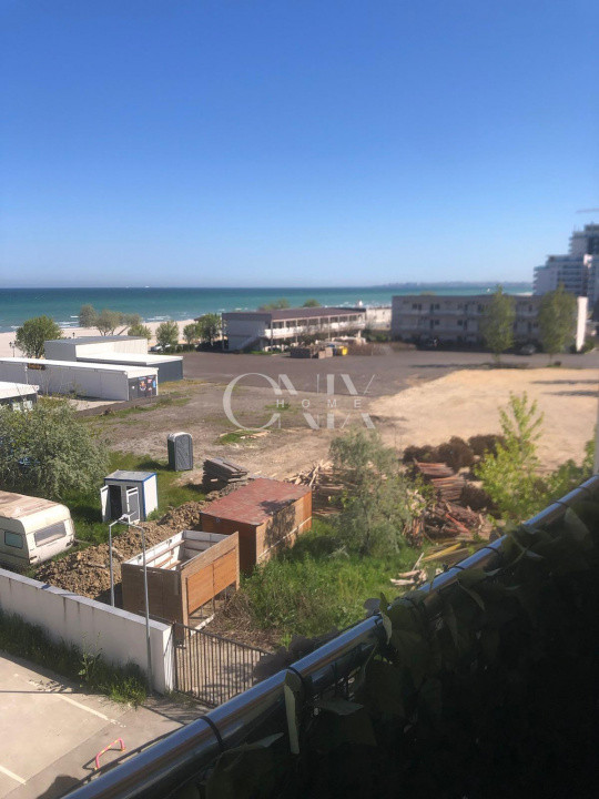 2 camere luminos, etaj 3/4, vedere la mare, mobilat complet