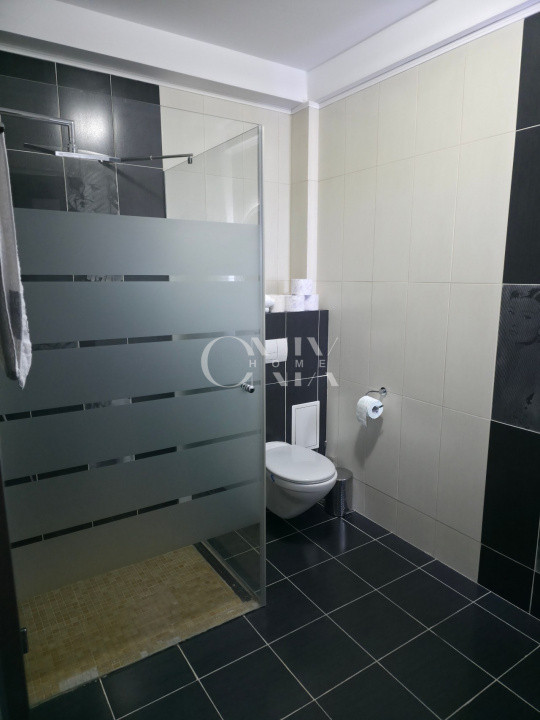 Vilă spațioasă în Mamaia Nord, aproape de plajă, curte mare & 2 terase