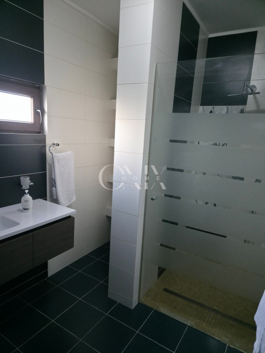 Vilă spațioasă în Mamaia Nord, aproape de plajă, curte mare & 2 terase