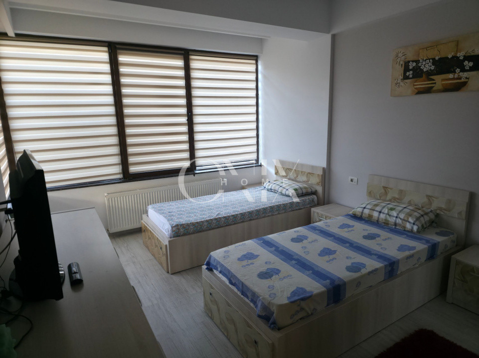 Vilă spațioasă în Mamaia Nord, aproape de plajă, curte mare & 2 terase