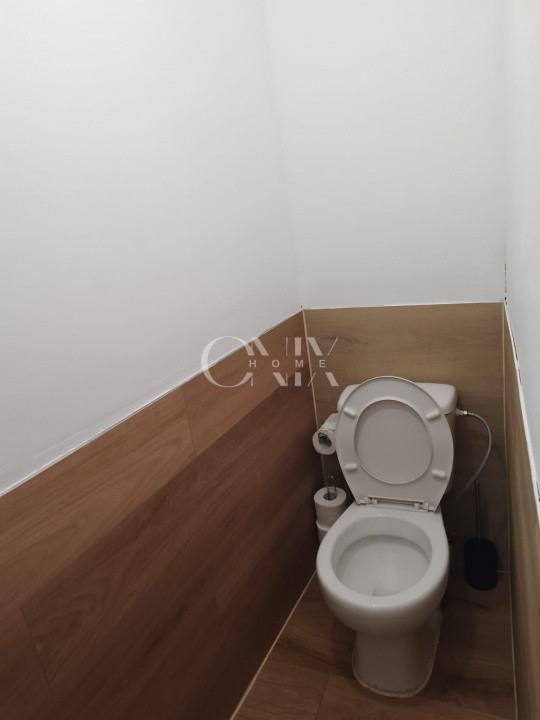 Spatiu comercial zona centrala parter cu demisol 40 mp