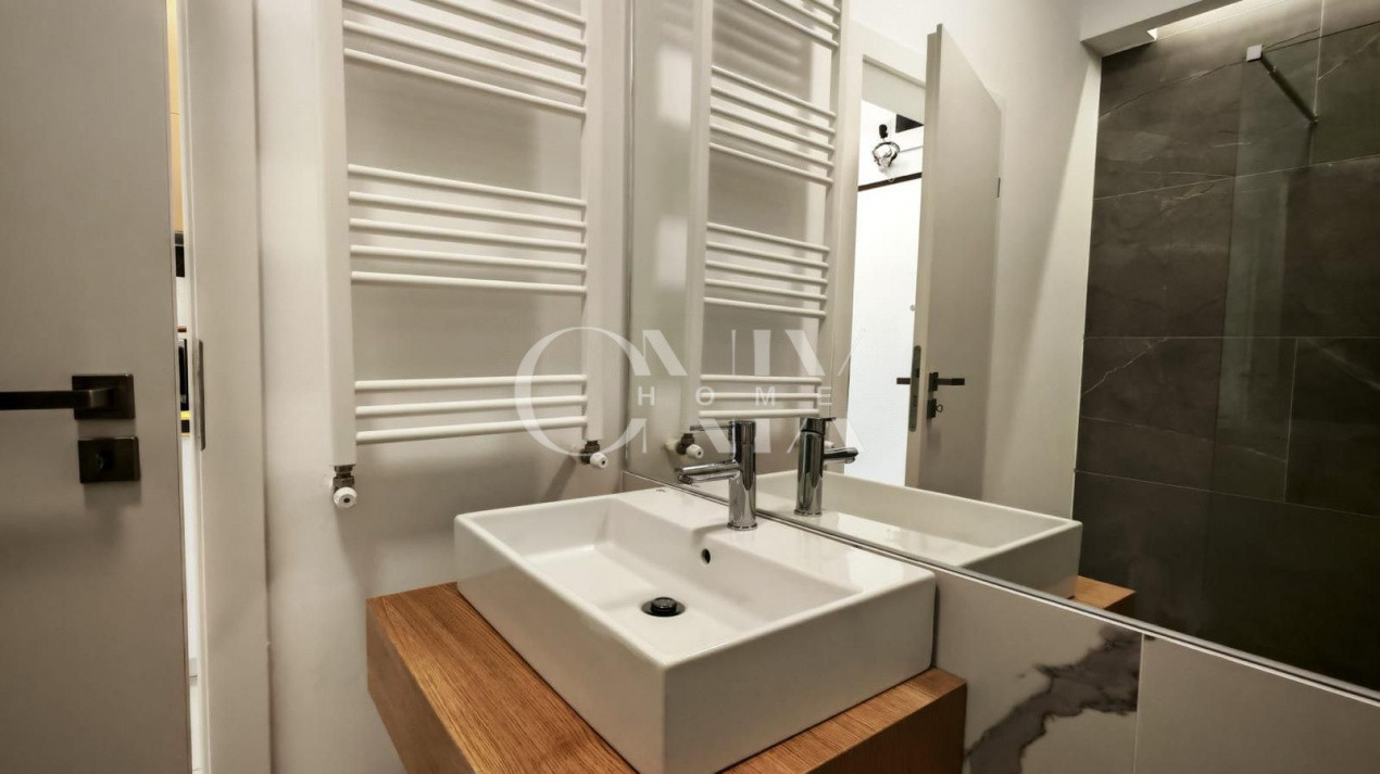 Studio spațios cu balcon mare și vedere laterală la mare în Tomis Vila