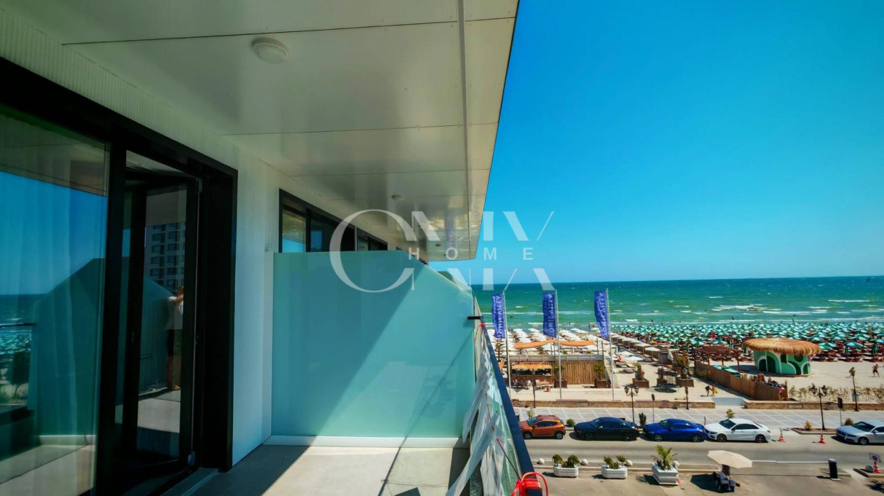 Studio spațios cu balcon mare și vedere laterală la mare în Tomis Vila