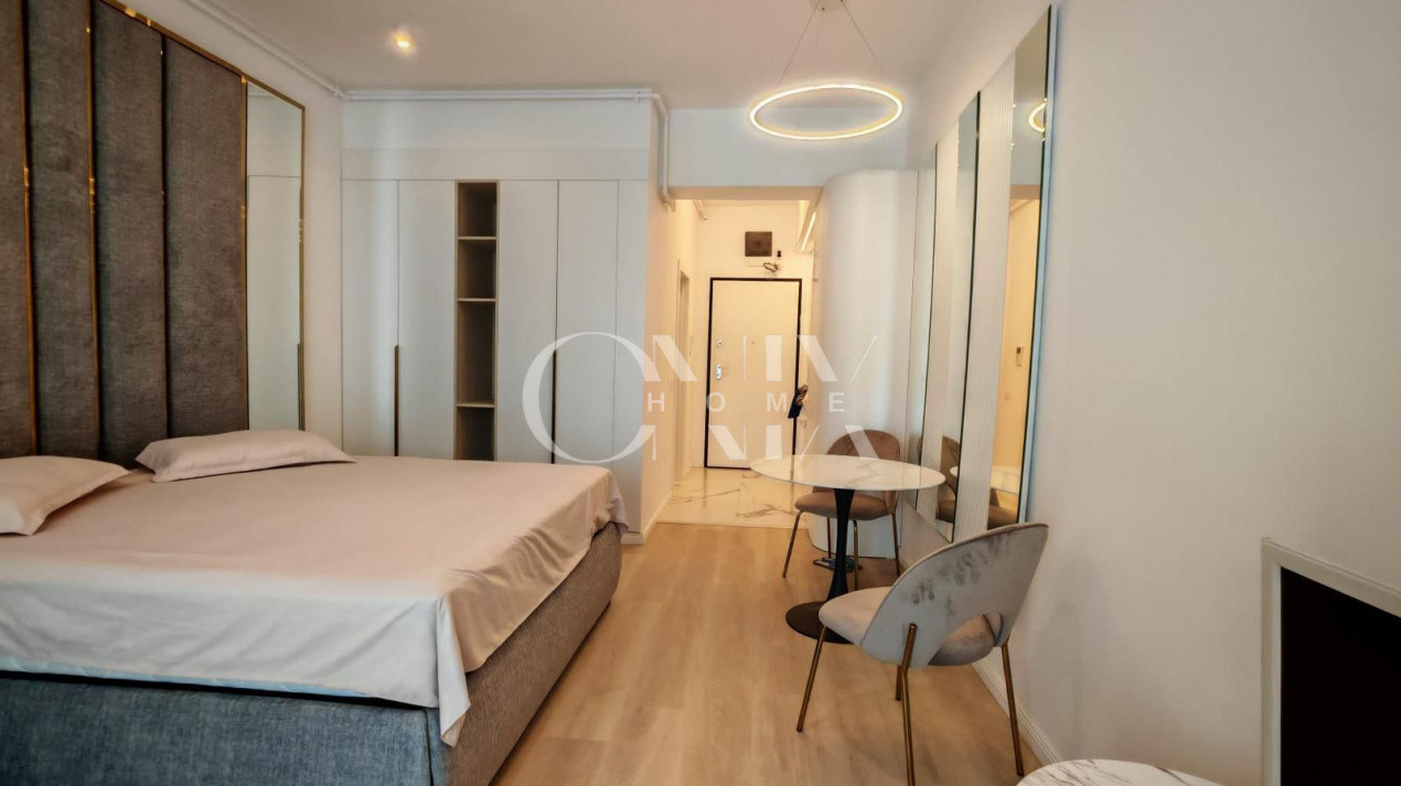 Studio spațios cu balcon mare și vedere laterală la mare în Tomis Vila