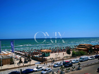 Studio spațios cu balcon mare și vedere laterală la mare în Tomis Vila