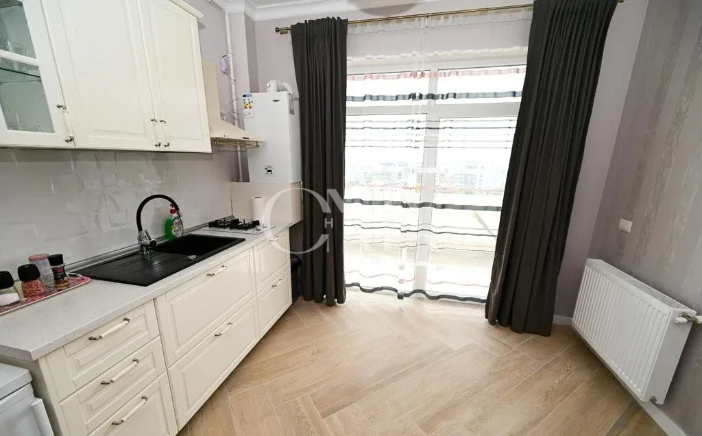 Apartament 3 camere 80 mp Mamaia Nord, aproape de mare