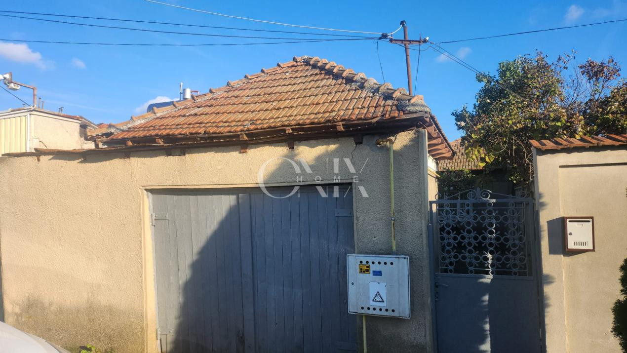 Casa batraneasca, 3 camere ,zona Medeea