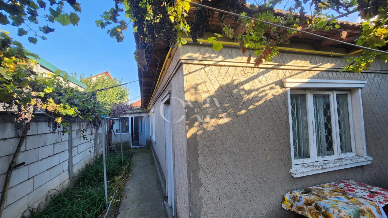 Casa batraneasca, 3 camere ,zona Medeea