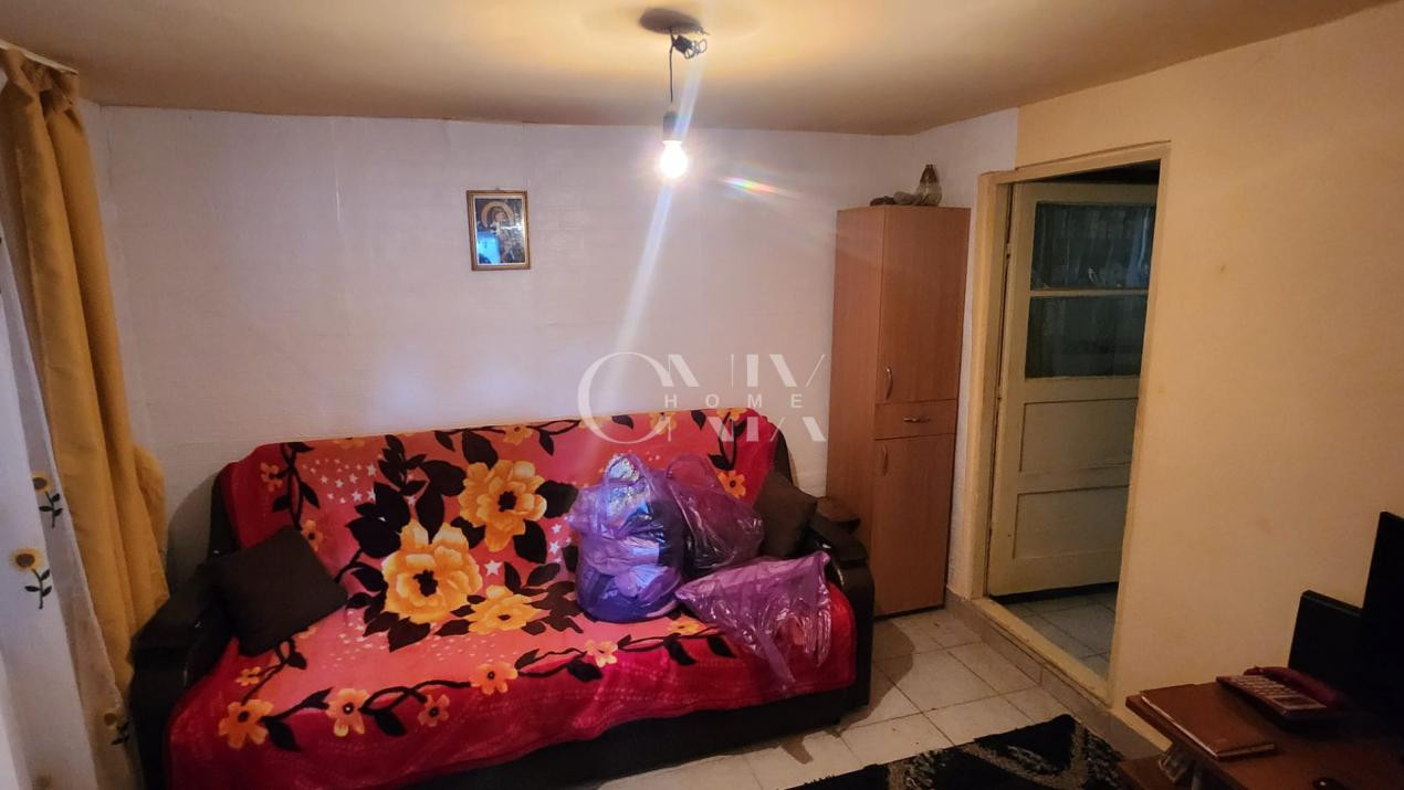 Casa batraneasca, 3 camere ,zona Medeea