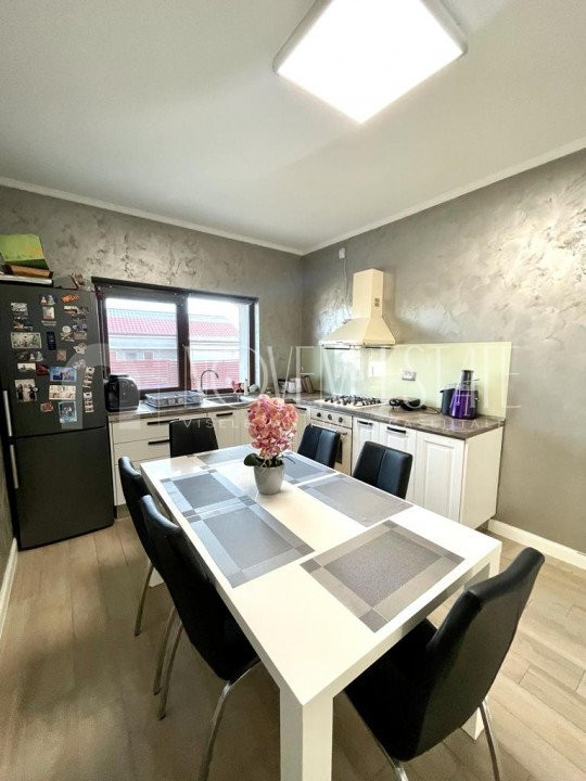 Vila superba P+1, 6 camere, vedere la lac, oras Ovidiu